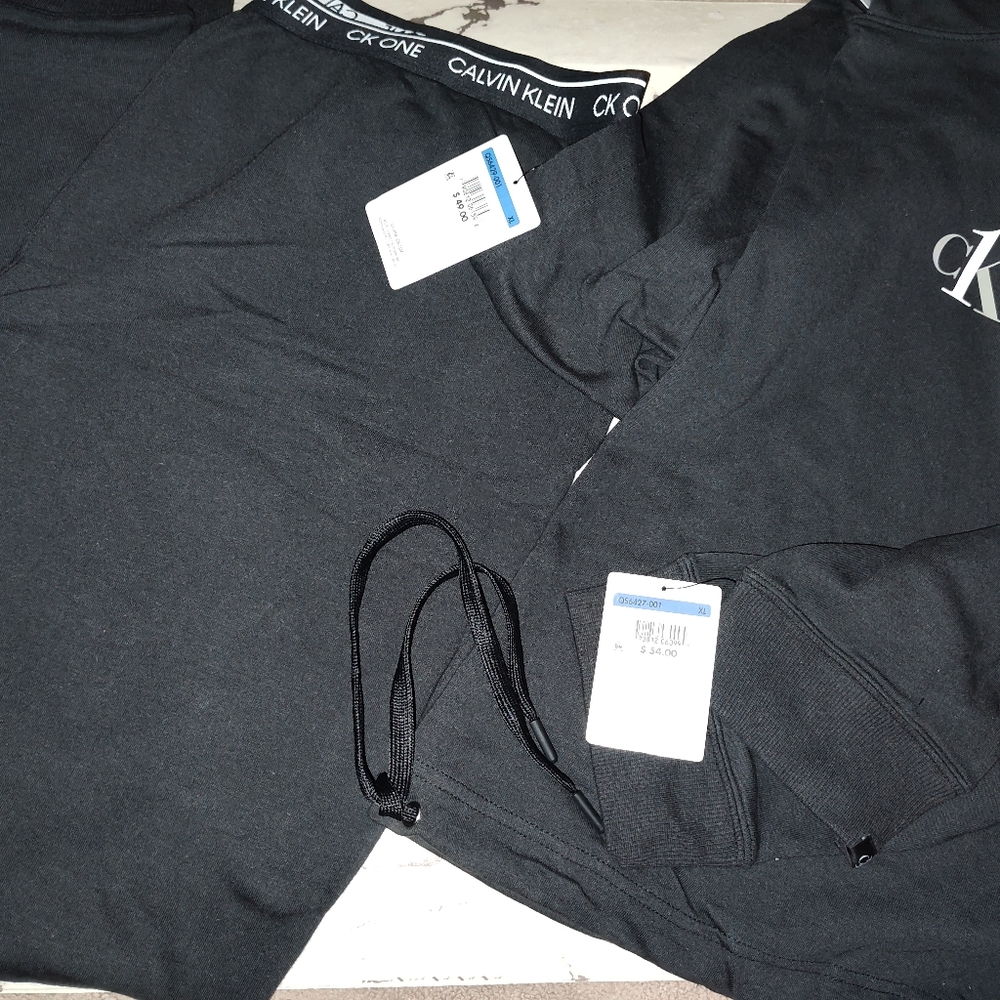 Calvin Klein Women's Black Lounge Wear Sweat Outfit
